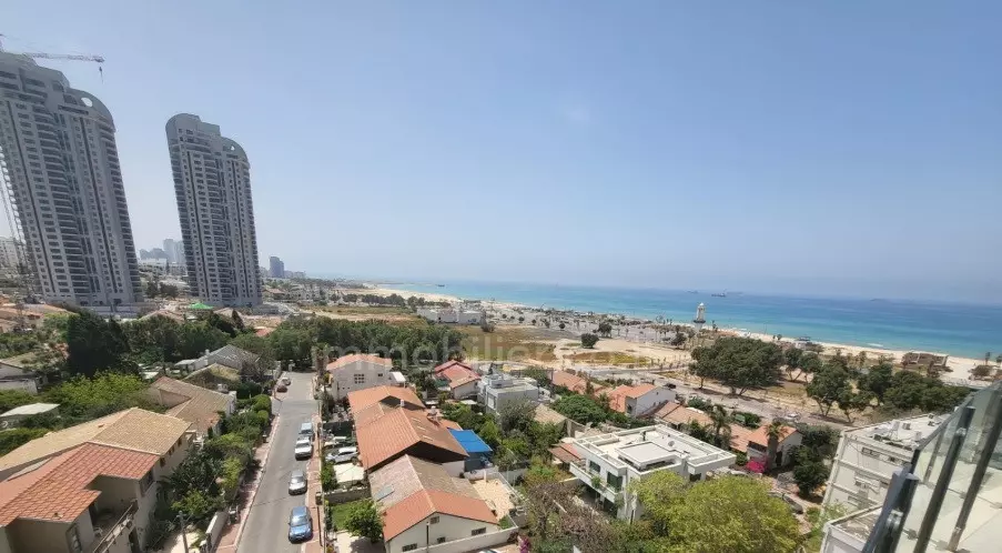 Da non perdere,grazioso,con terrazza,Buona posizione,Buon affare,Buona occasione,Buone indicazioni,tranquillo,luminoso,In strada tranquilla,in un bellissimo edificio,Posto tranquillo,Piano alto con vista,Di alto standing,investito,Vicino al mare,Progetto di qualità,Vista mare