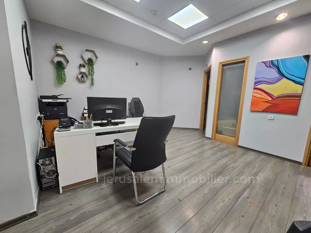 I tuoi uffici sono pronti ad accogliere la tua attività a Givat Shaul - JERUSALEM REAL ESTATE 026786595