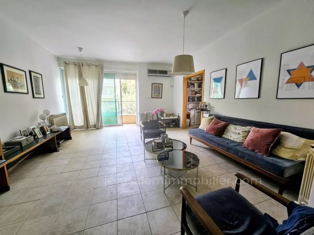 Appartamento in vendita a Talbyeh, Gerusalemme, con parcheggio privato e ascensore – AGENZIA IMMOBILIARE DI GERUSALEMME 026786595
