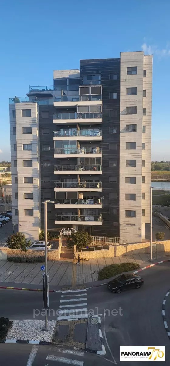 Da non perdere! Mini penthouse recente in un bell'edificio