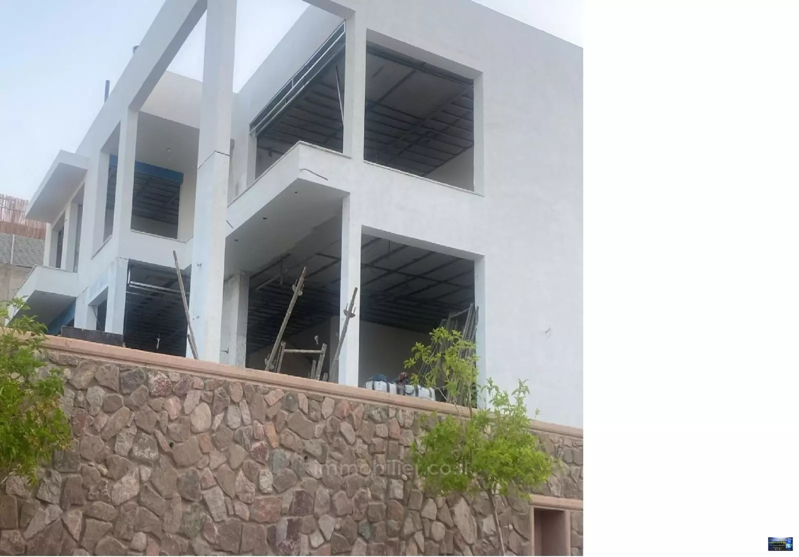 Investimento - Villa di lusso da rifinire - Centro città - Buona posizione - Possibilità di costruire - Da non perdere!