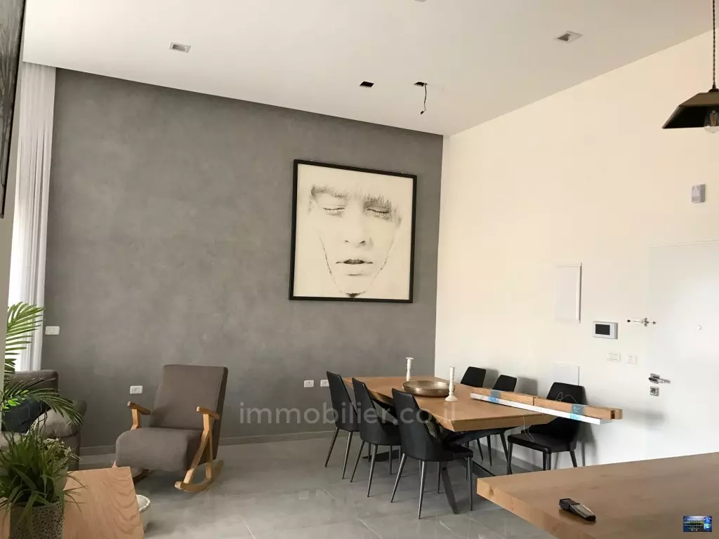 Attico eccezionale con terrazza, tranquillo, in bell'edificio, investimento, balcone sul mare, buona posizione, posto tranquillo, piano alto con vista, grande, alto standing, lussuoso, vicino al mare, vista mare, da non perdere!, piacevole, ben progettato, luminoso, in edificio nuovo, nuovo, spazioso