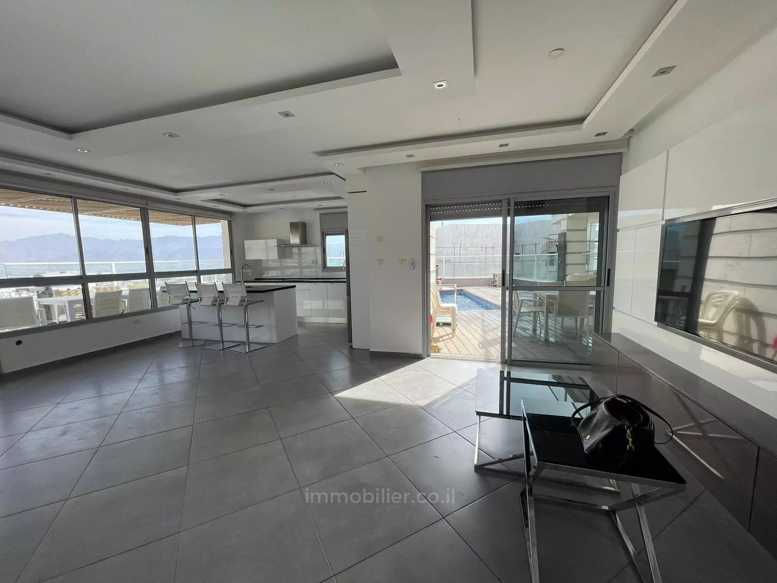 Da non perdere,grazioso,con terrazza,Balcone sul mare,Bellissimo appartamento,ben arredato,Buona posizione,Buon affare,Buona occasione,Buone indicazioni,tranquillo,luminoso,In strada tranquilla,In buone condizioni,Posto tranquillo,grande,Magnifico,Mini attico,Progetto di qualità,spazioso,Vista mare