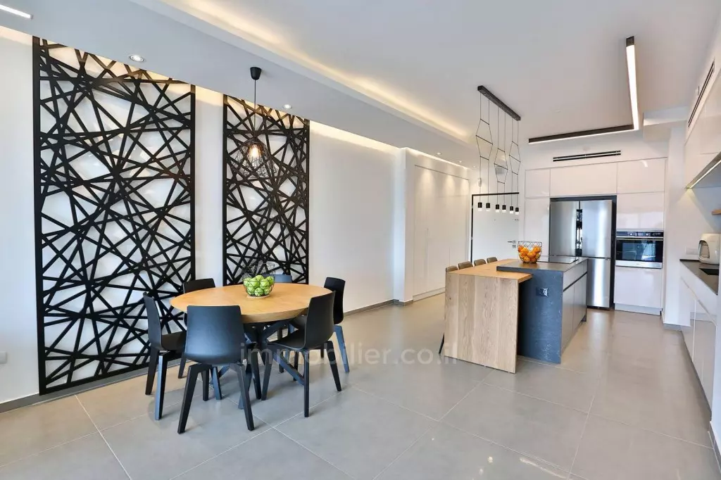 דירת 4 חדרים חדשה ומדהימה + 7 מ"ר מרפסת