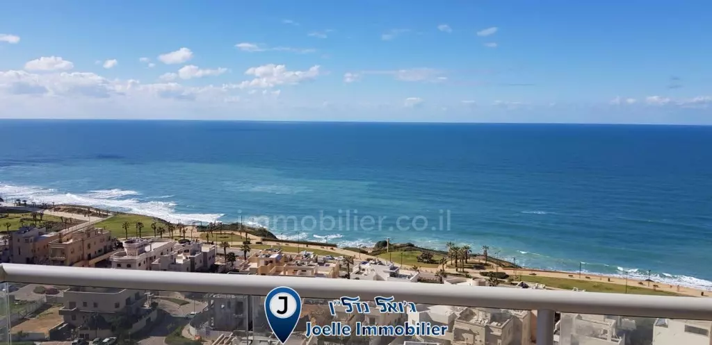 Magnifico attico di lusso con terrazza e vista mare panoramica - piano alto