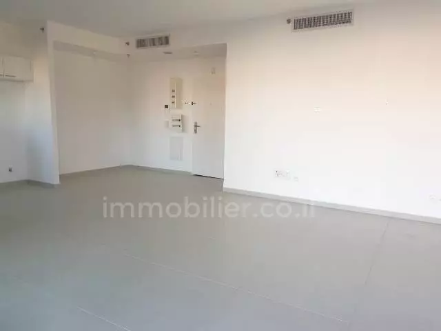 con terrazza,in un bellissimo edificio,al centro,Buona posizione,Buona occasione,ben arredato,spazioso