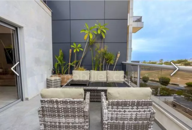 con terrazza,Bellissimo appartamento,ben arredato,grande,Di alto standing,investito,di lusso,Magnifico,spazioso