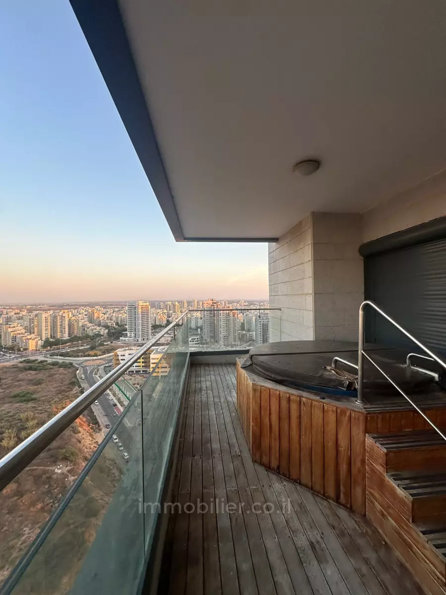 con terrazza,Balcone sul mare,Bellissimo appartamento,Piano alto con vista,di lusso,Magnifico,Vista mare