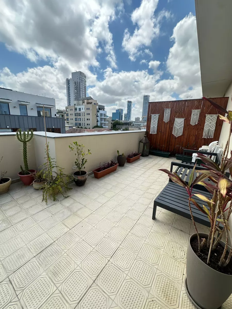 con terrazza,Bellissimo appartamento,ben arredato,Buona posizione,in un bellissimo edificio,Magnifico,Mini attico,Vista mare
