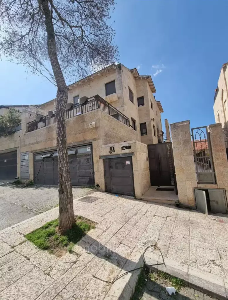 וילה פרטית מפוארת ומרווחת זמינה לחופשות, בלב ירושלים