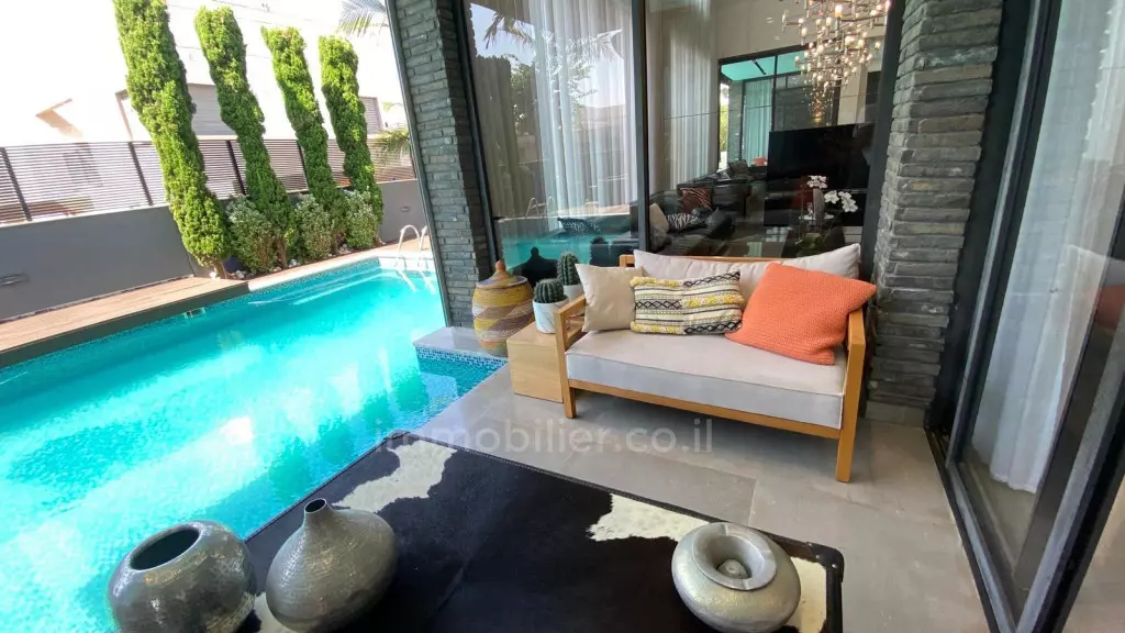 Magnífica villa de lujo en alquiler con piscina privada cerca del mar, completamente amueblada, Youd Zain, Ashdod