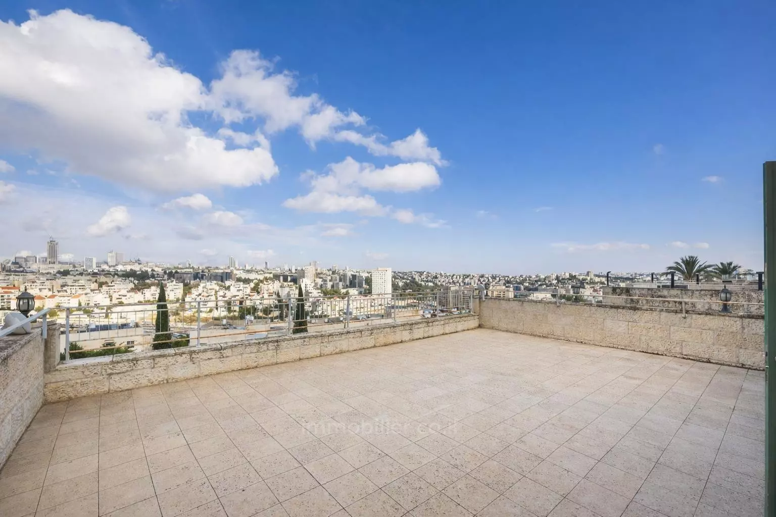 Magnifico attico con terrazza immensa + unità indipendenti!