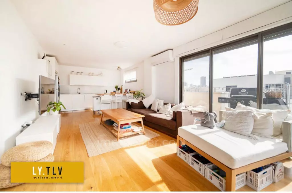 Superbo attico duplex 4 locali nel Lev Hair con mamad e parcheggio
