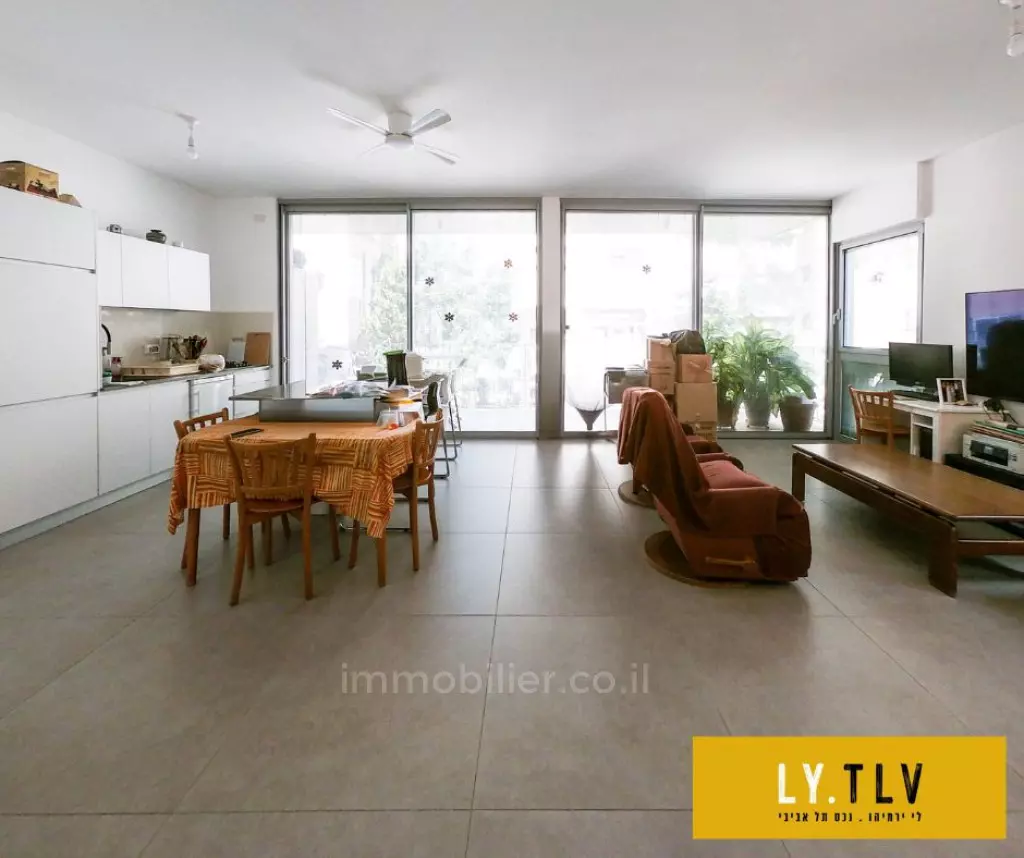 דירת 3 חדרים מעולה בבניין חדש ליד כיכר רבין עם ממ"ד, מעליות, חניה ומחסן
